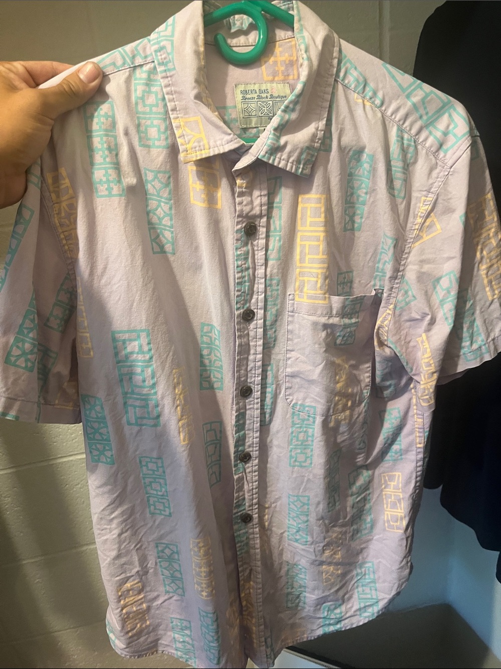 Casual Lavender Short-Sleeve Button-Down Shirt with Mint & Pale Yellow Print